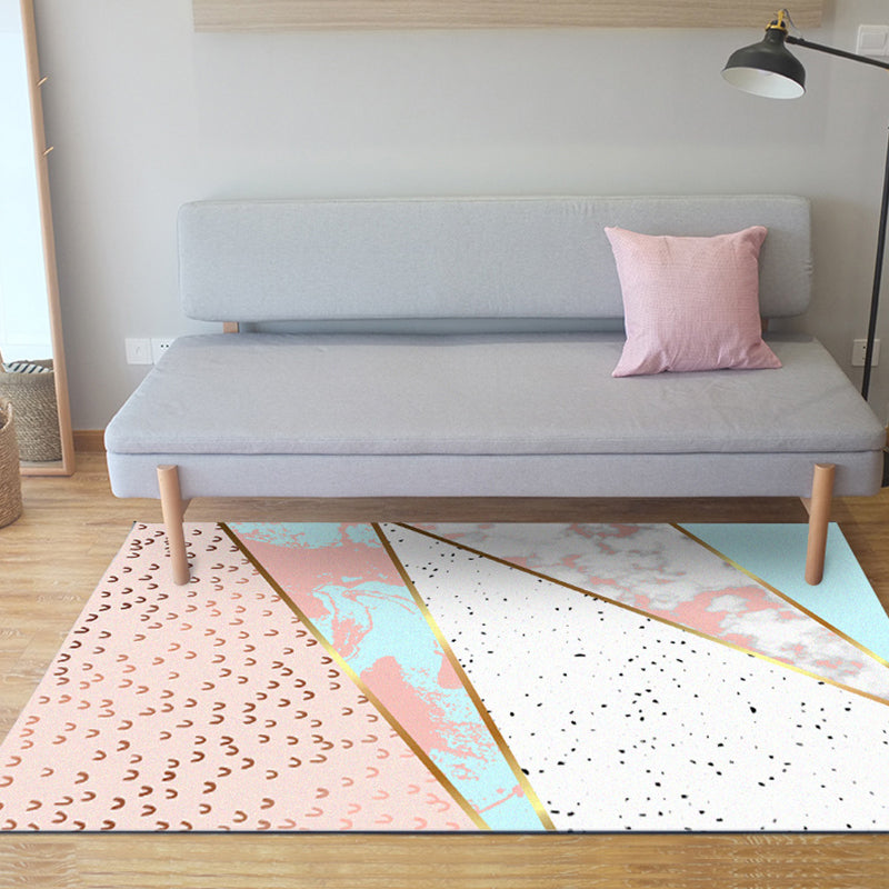 Decorative geometric patterned rug with dots Pink Nordic rug polyester washable non-slip rug for the living room | Bowlift
