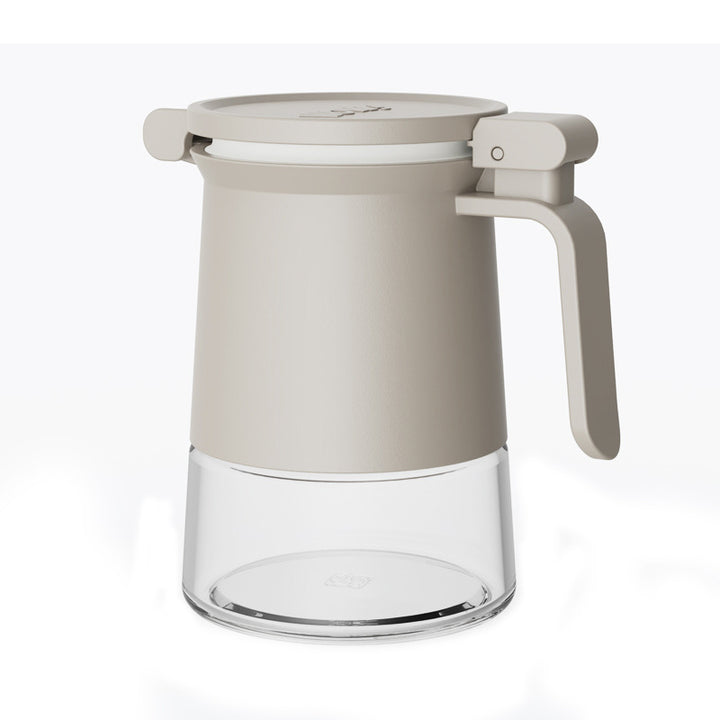Sealed spice container with pressure closure
