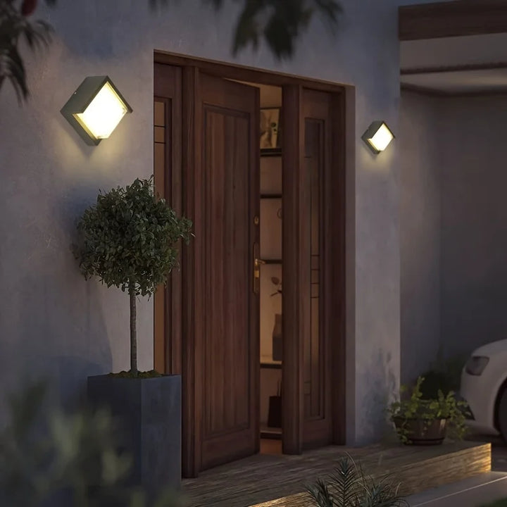 Durable LED wall light for outdoor use - Weatherproof and energy-saving outdoor lighting, ideal for garden and terrace | Bowlift