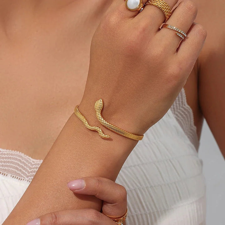 BowLift | 18k Adjustable Snake Bracelet