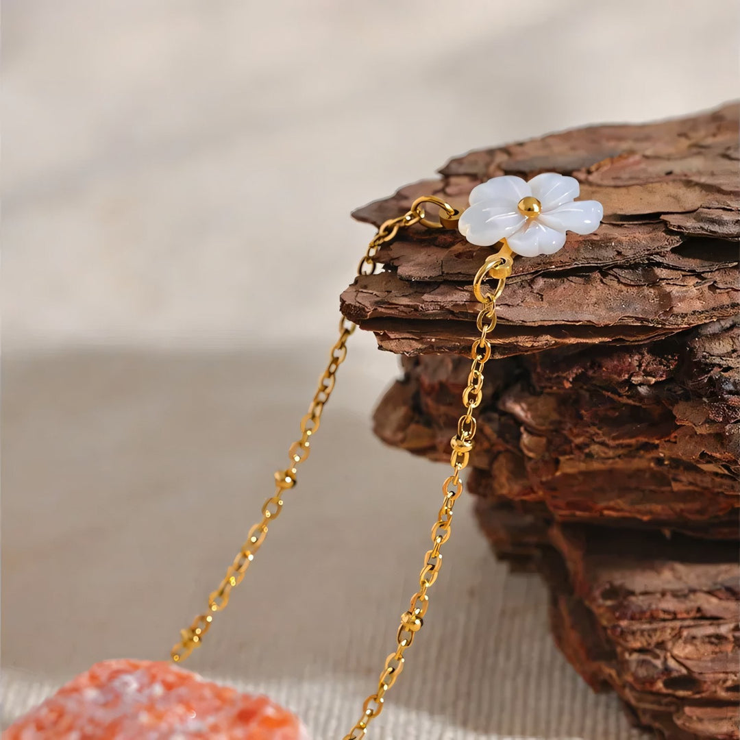 BowLift | 18k Dainty White Floral Necklace