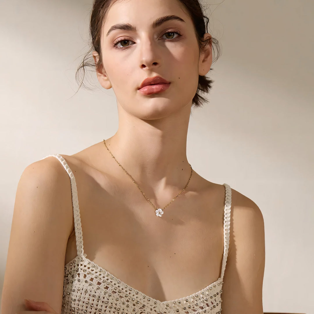 BowLift | 18k Dainty White Floral Necklace