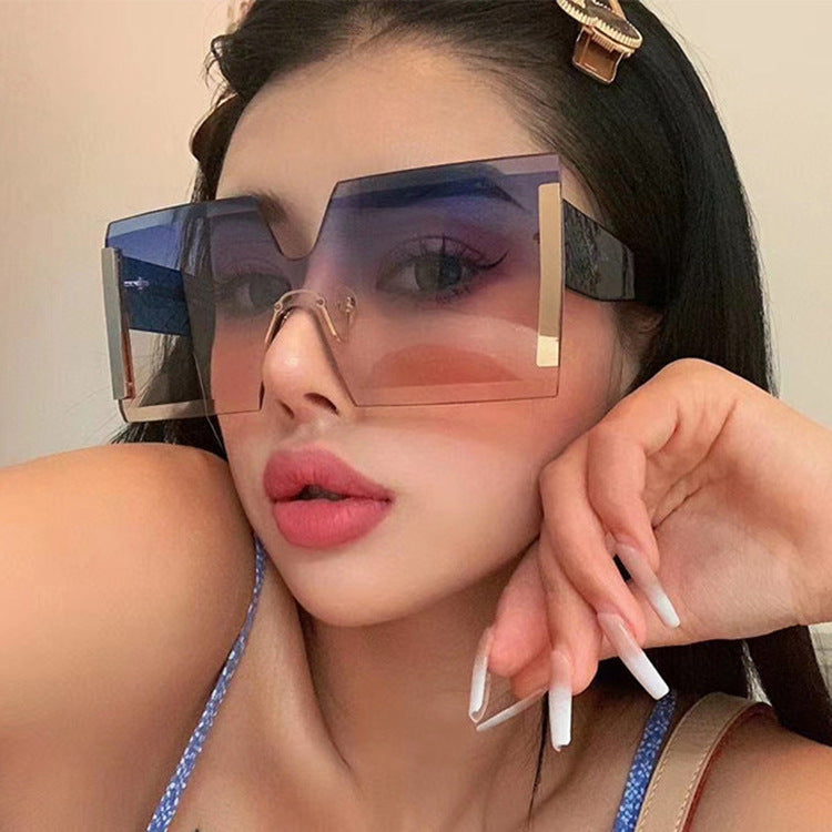 Women futuristic oversized sunglasses with striking design Bowlift