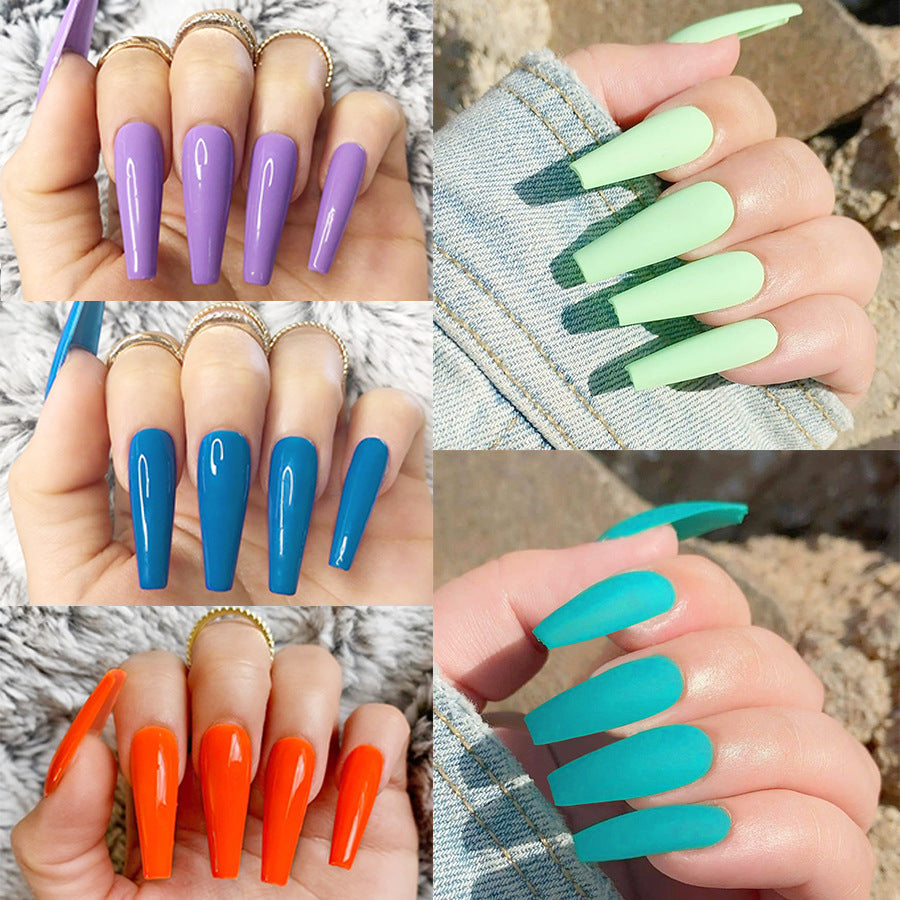 Glamorous artificial nails with high-gloss finish Bowlift