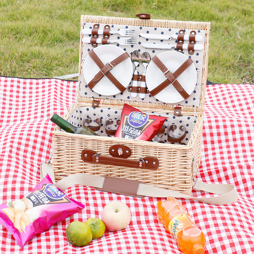 Women's picnic basket with integrated dish set and stylish details Bowlift