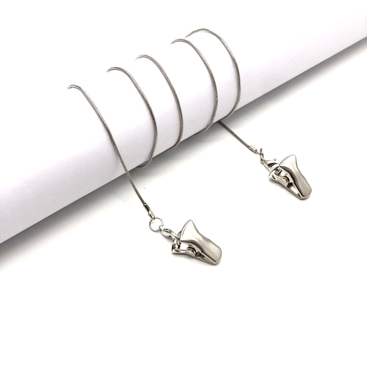 Fashionable Eyewear Chain Bowlift