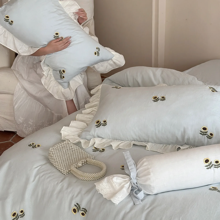 Double-layer cotton bedding with ruffles