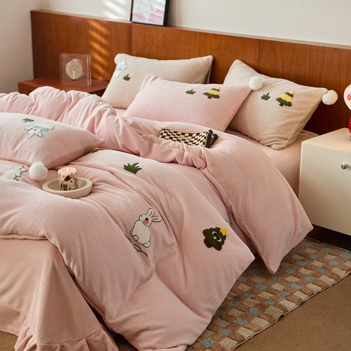 4-piece milk fleece bedding set with embroidery