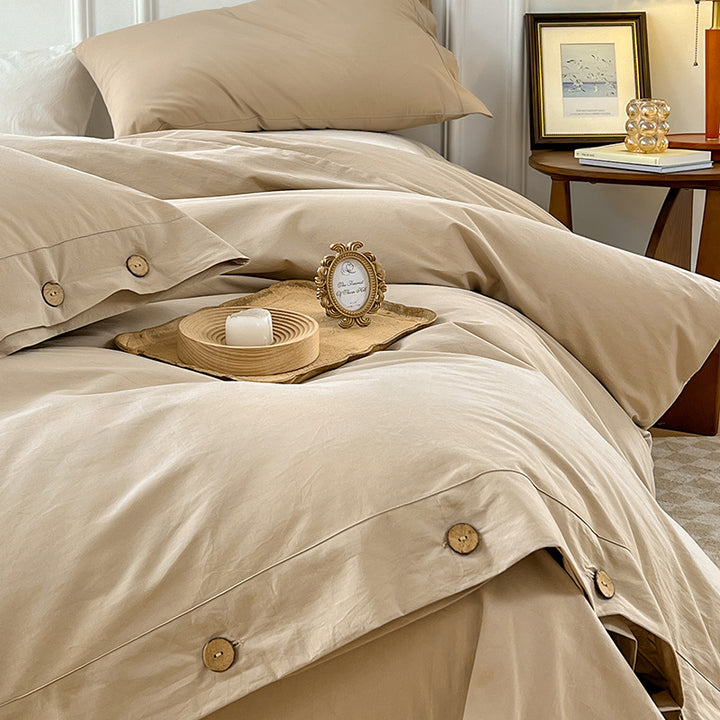 Duvet cover set made of washed cotton with button closure