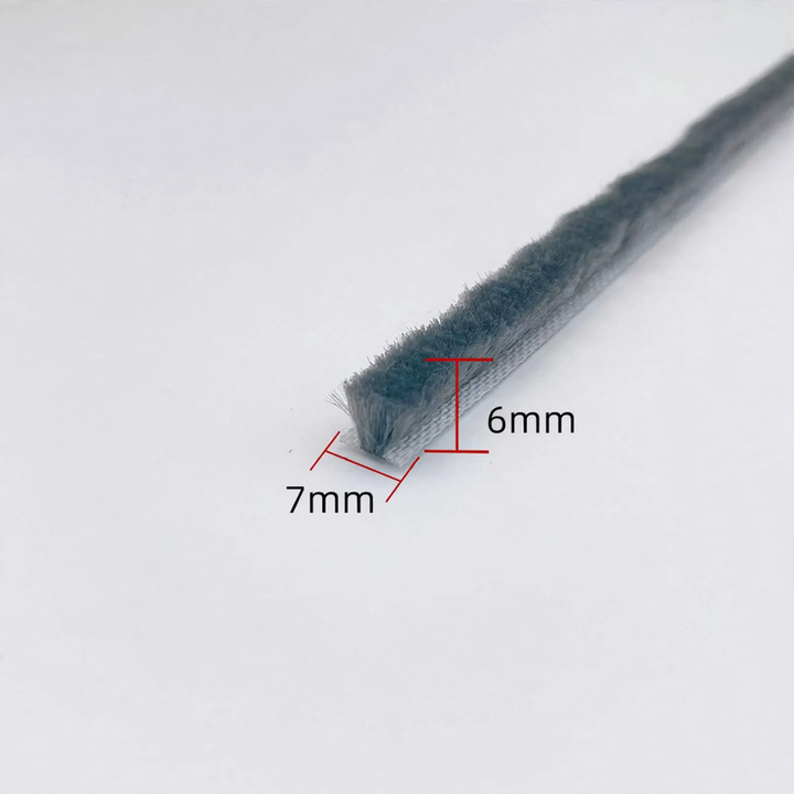 Replacement sealing brush for windows and doors