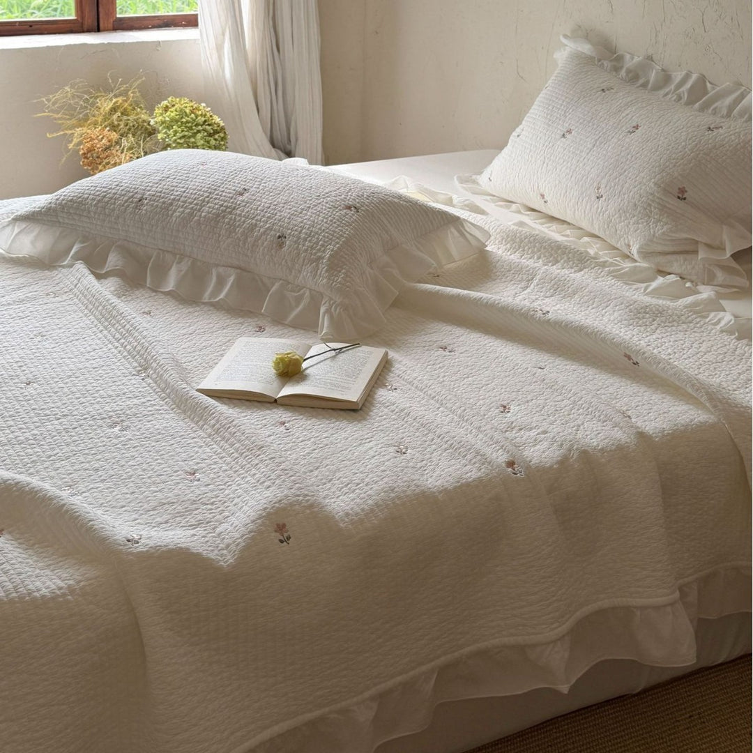 Cotton bedspread, 3-piece, with ruffles