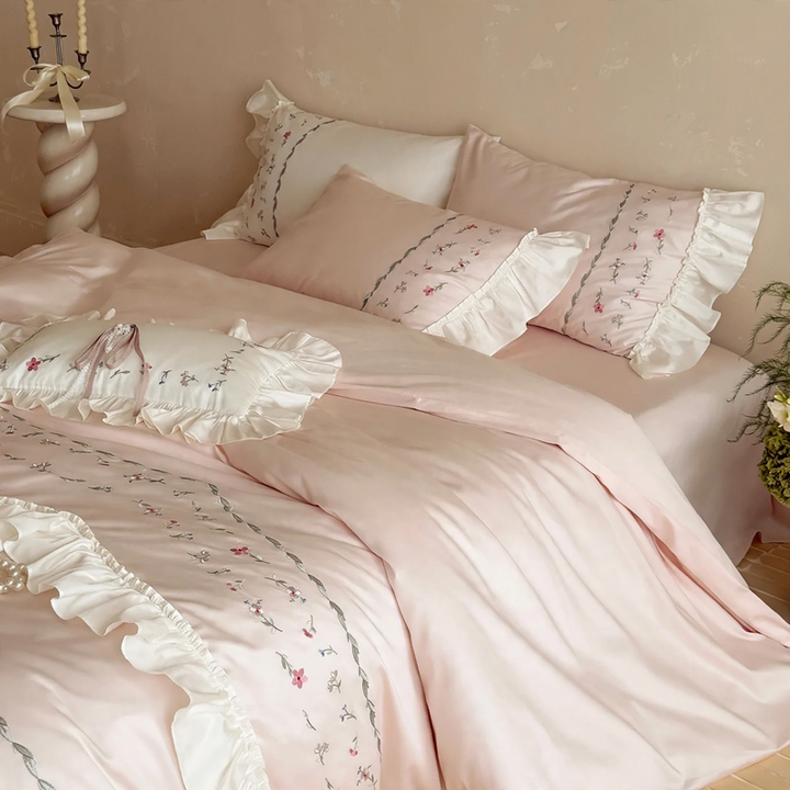 Bedding made of long-staple cotton with embroidery