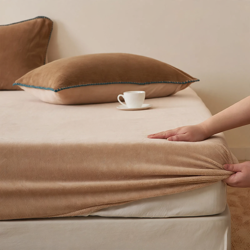 Fitted sheet made of milk fleece, 1.5 m, non-slip