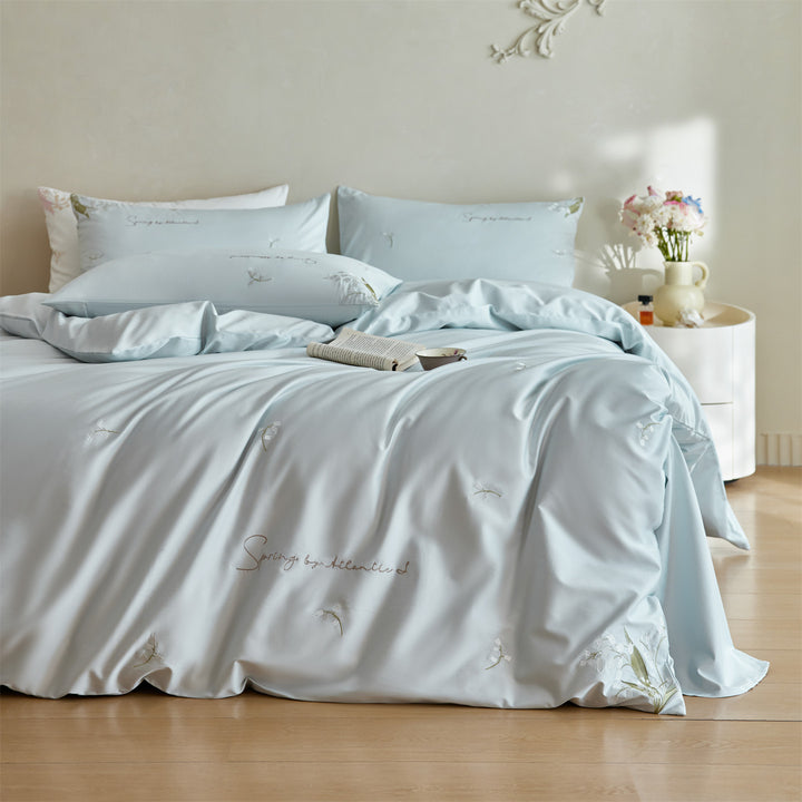 Satin bedding set made of long-staple cotton, embroidered