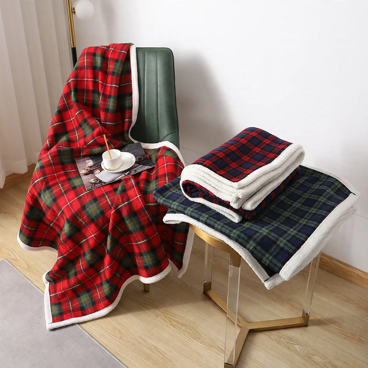 Cuddle blanket with check pattern, polyester