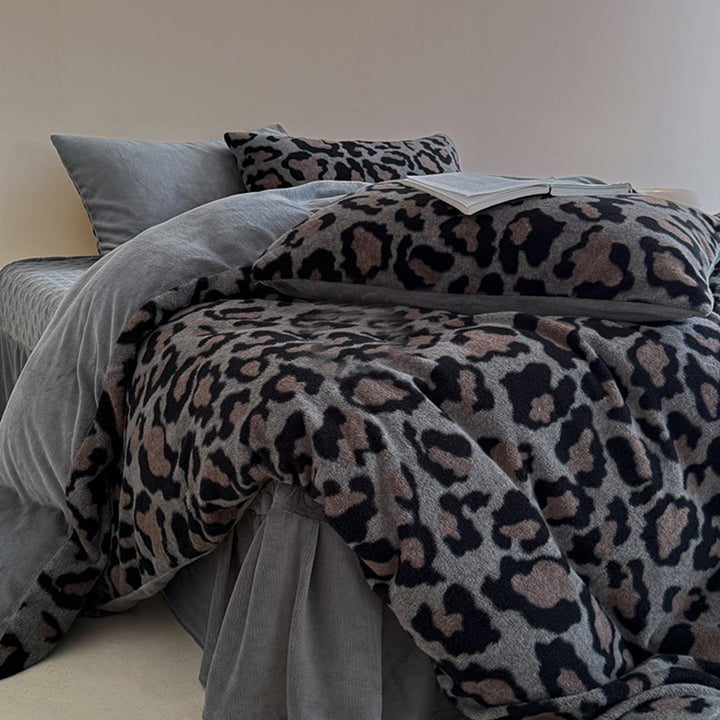Winter Bedding Set, Milk Fiber Fleece, Geometric Pattern