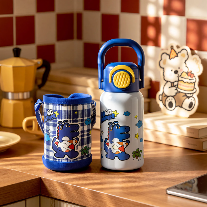 Children's thermos bottle with suction cup and straw