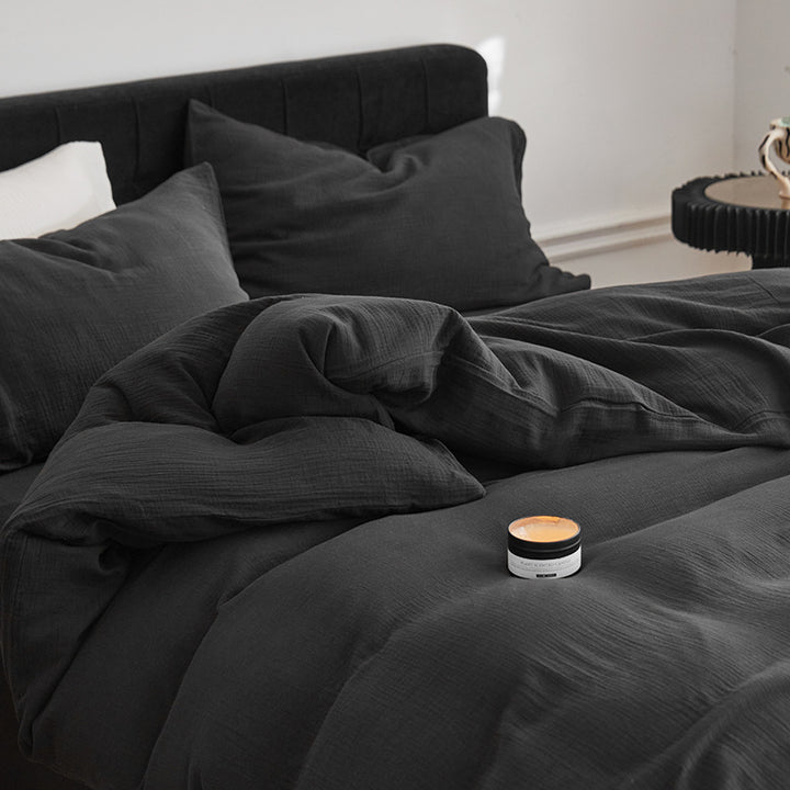 Ruffled cotton bedding, minimal design