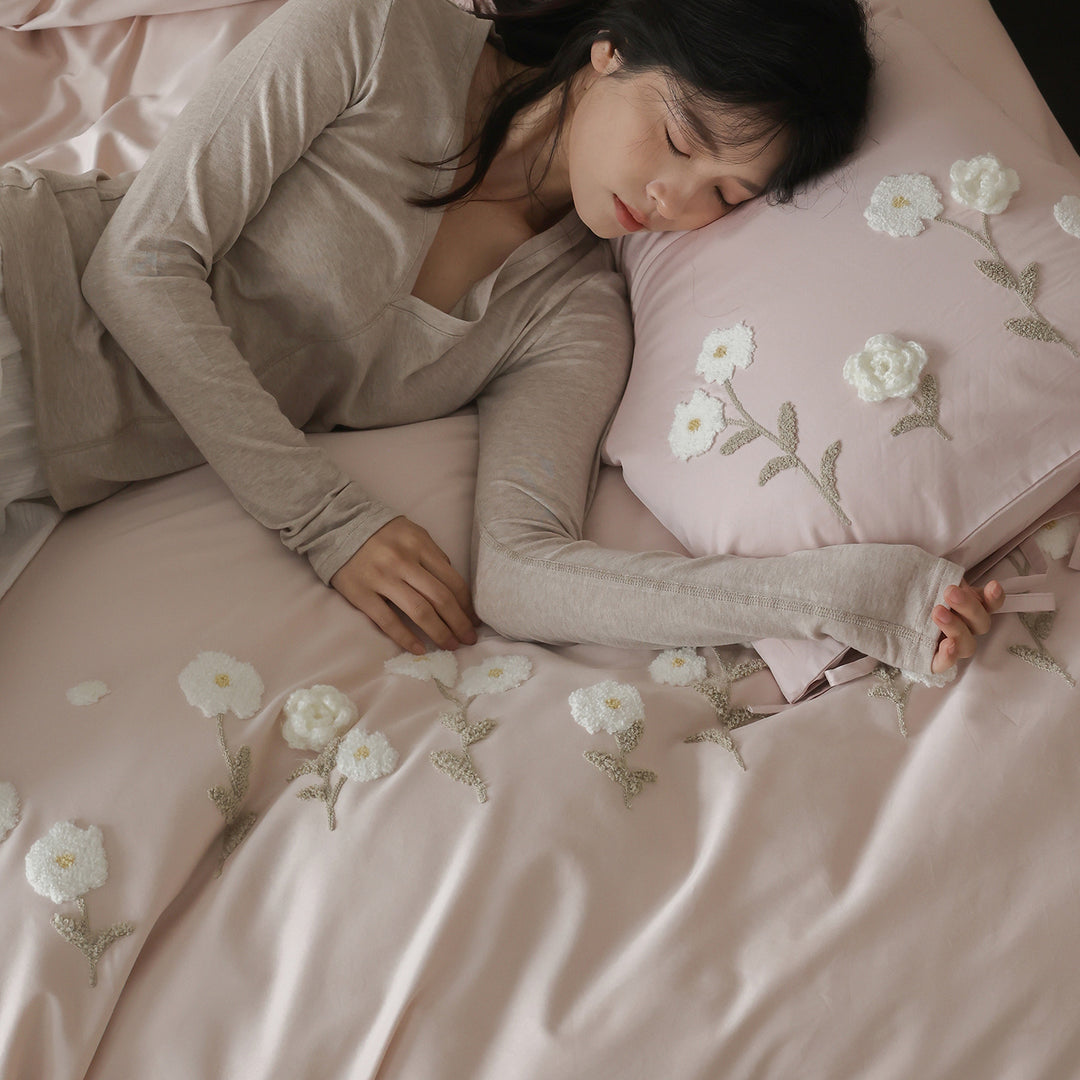 Long Staple Cotton Bedding with Floral Pattern