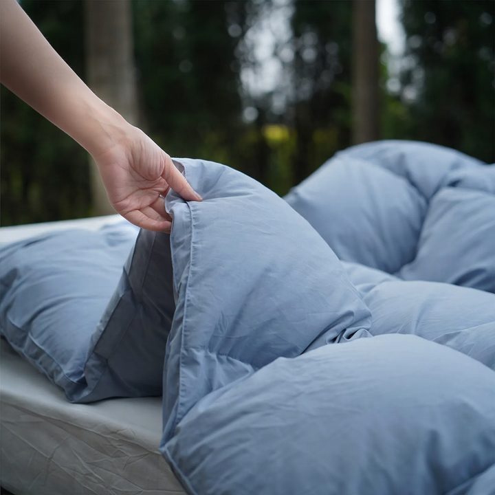 Goose down comforter, 95% down, cotton cover