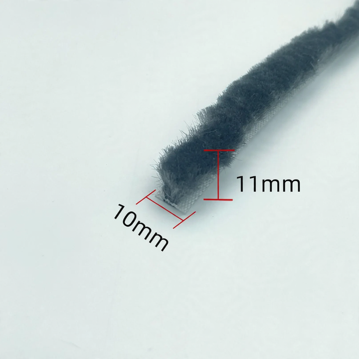 Replacement sealing brush for windows and doors