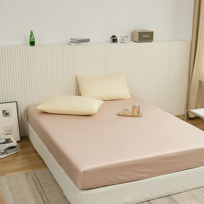 Fitted sheet made of 100 long-staple cotton, satin weave