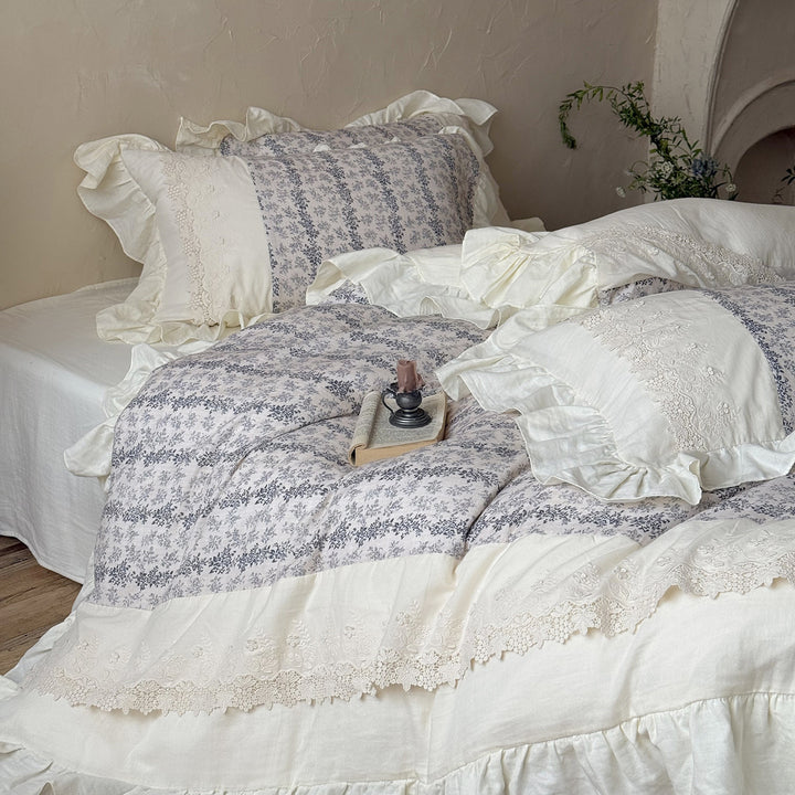 Cotton bed linen set, floral, with lace trim