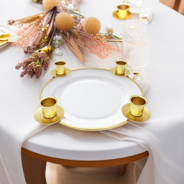 Metal candle holder in wreath design