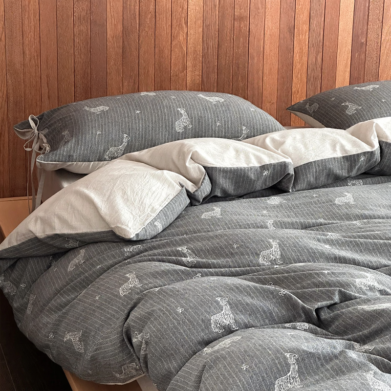 Cotton-linen bedding set with cartoon pattern