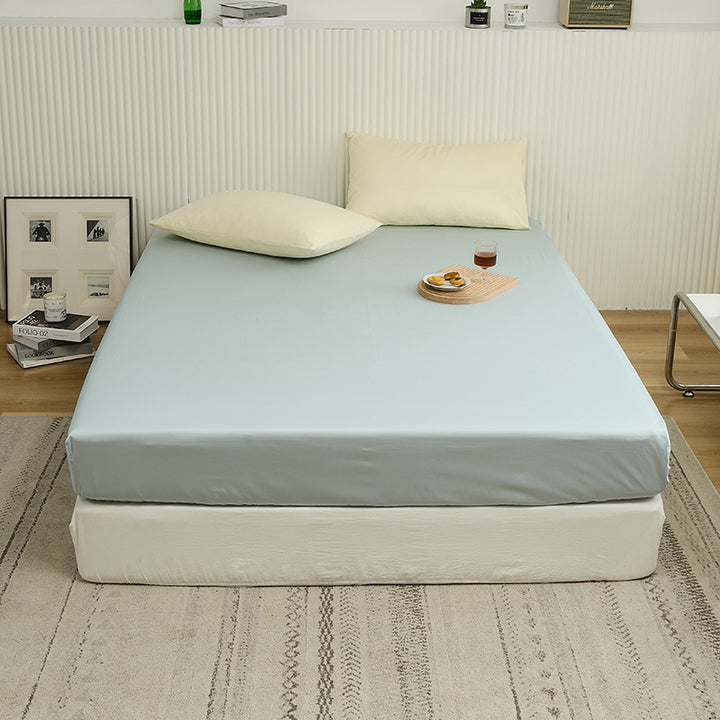 Fitted sheet made of 100 long-staple cotton, satin weave