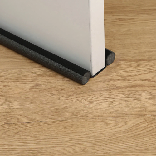Door seal for door bottoms, soundproofing