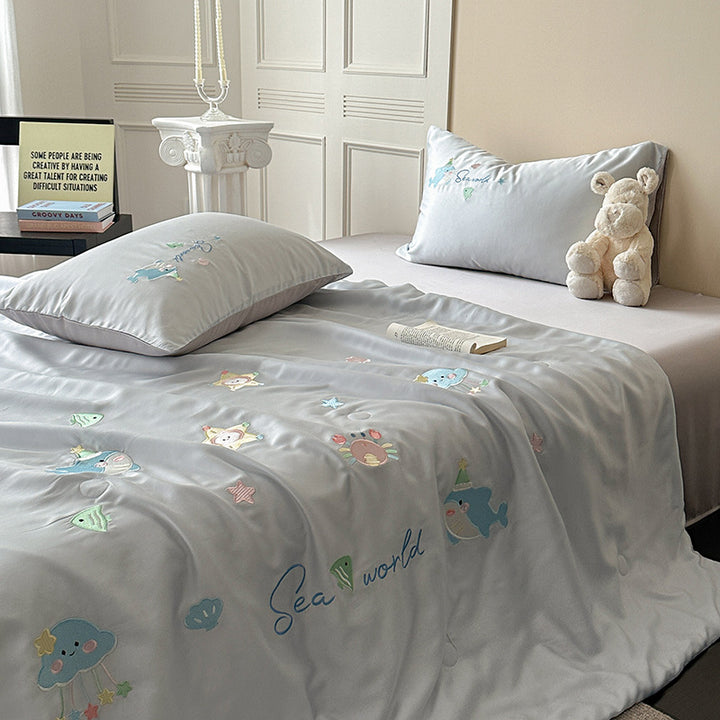 Summer blanket set with embroidery and lyocell fiber