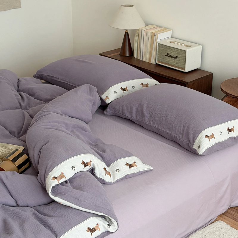 Soft cotton bedding set with fitted sheet