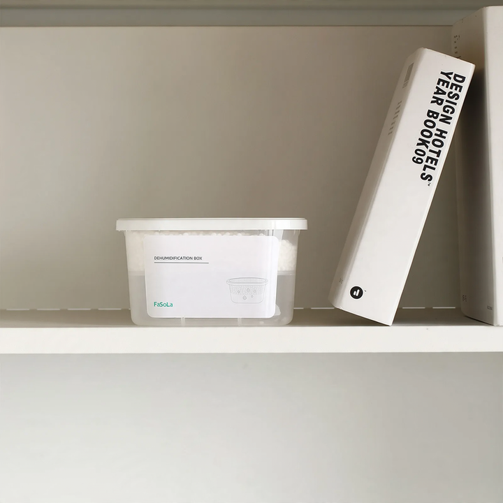 Dehumidifier box for wardrobes and living spaces
