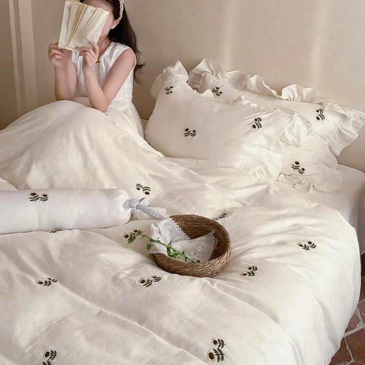 Double-layer cotton bedding with ruffles