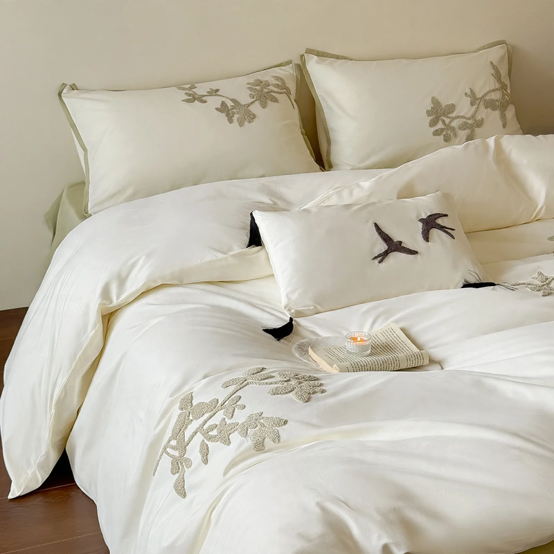 Cotton bed linen with towel embroidery