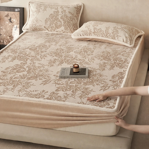 Milk fiber fitted sheet with floral pattern