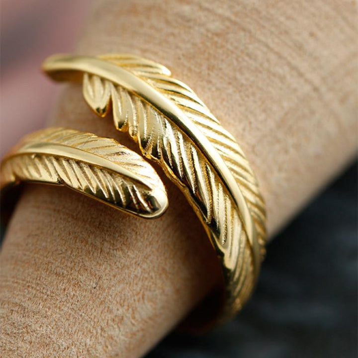 Adjustable Golden Spring Ring | Bowlift