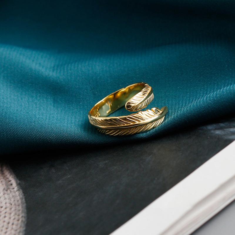 Adjustable Golden Spring Ring | Bowlift