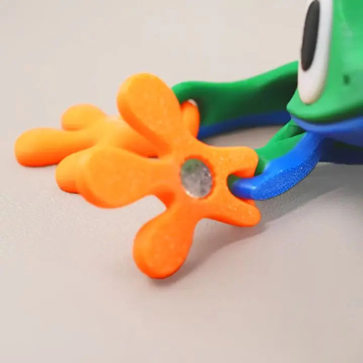 BowLift | 3D-printed magnetic frog refrigerator magnet