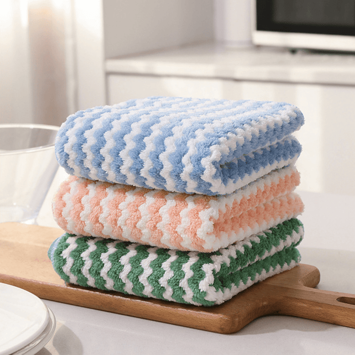 BowLift | microfibre cleaning cloths made from coral fleece for streak-free cleanliness