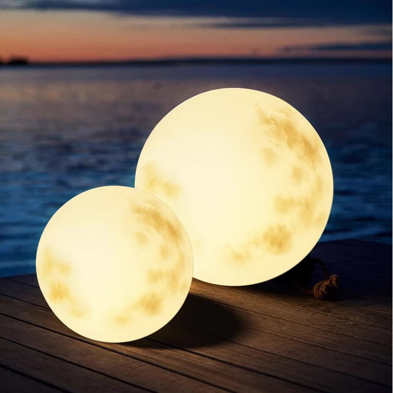 BowLift | Garden lamp in the shape of the moon