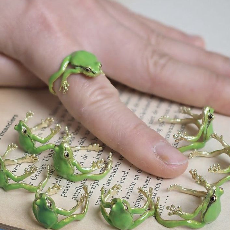 BowLift | Latest-tree Frog Ring & Earrings