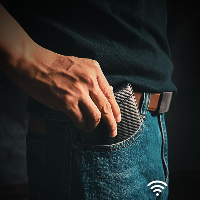 BowLift | Theft-proof magnetic card holder made of genuine leather