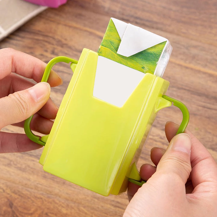 Spill-proof drink holders for children | Bowlift