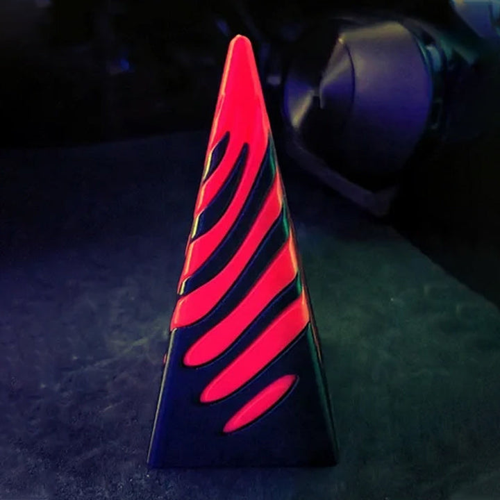 Impossible pyramid passage sculpture | Bowlift