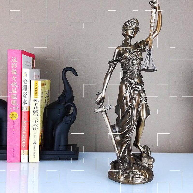 BowLift | Decoration statue of the goddess of justice