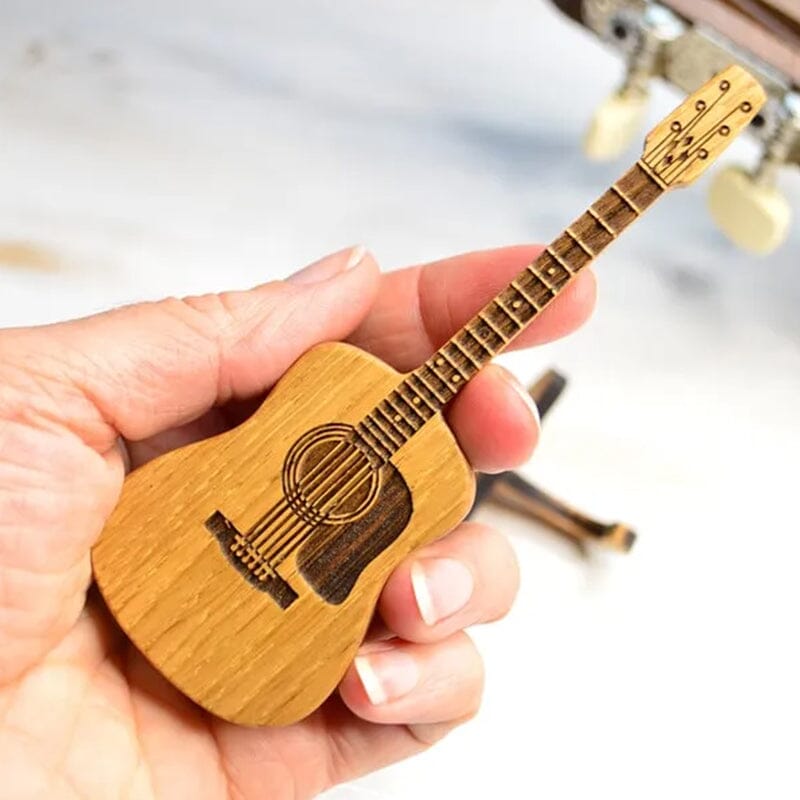 BowLift | Wooden box for acoustic guitar accessories