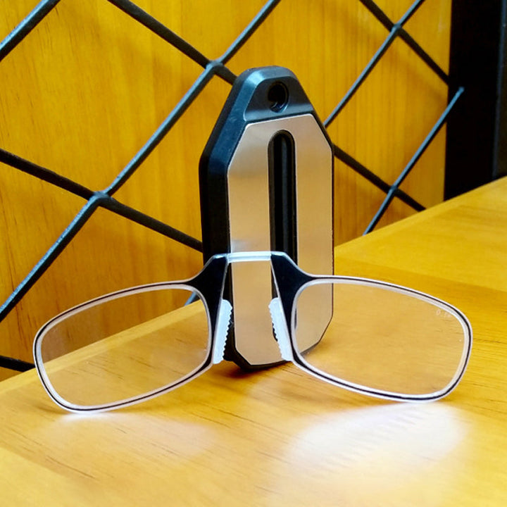 BowLift | Nose clip reading glasses