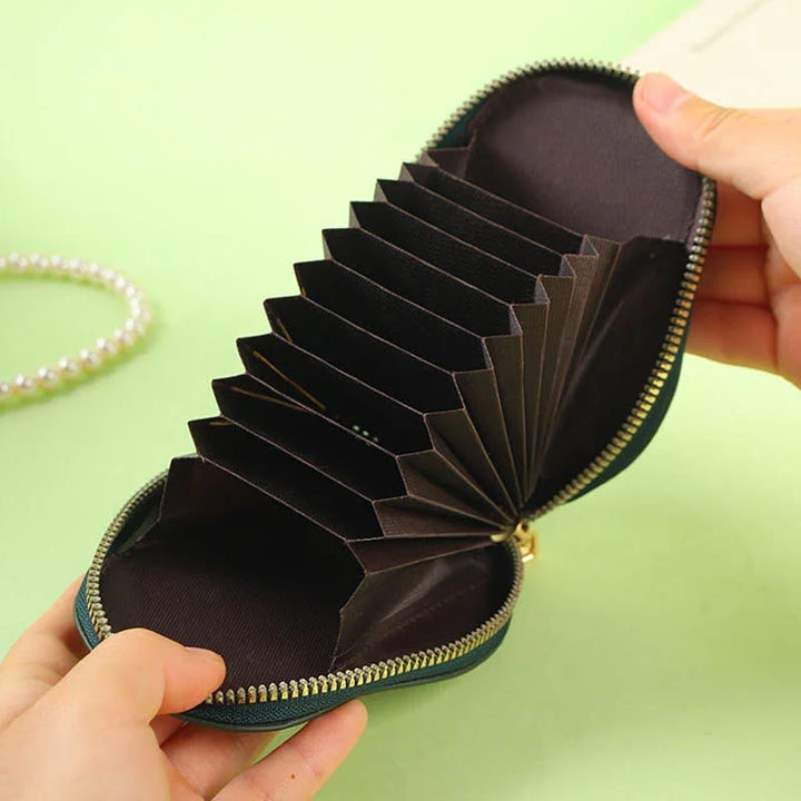 BowLift | Avocado-shaped multifunctional card holder